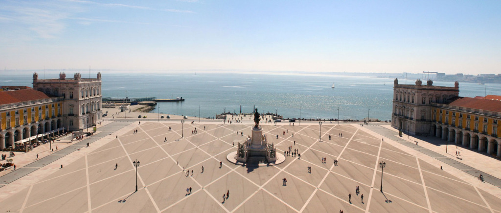 yard of the palace - Lisbon